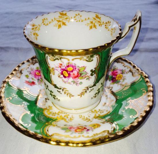 ０３３　コールポート　バットウィング　グリーンのカップ＆ソーサー