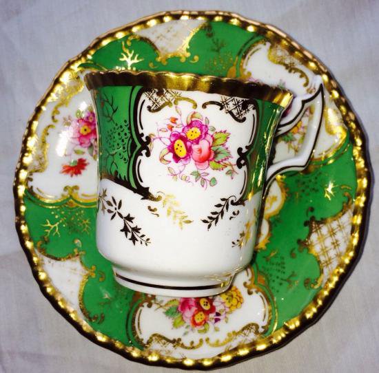 ０３３　コールポート　バットウィング　グリーンのカップ＆ソーサー