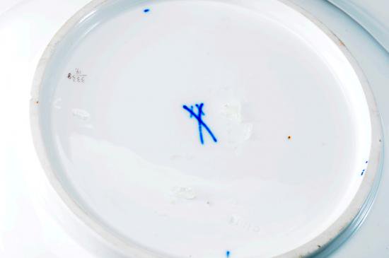 ０８４　マイセン 金彩リーフとブーケの飾り皿（30cm）