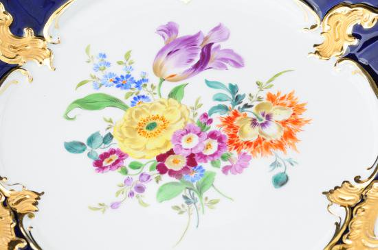 ０８７　マイセン Bフォーム　金彩リーフとブーケの飾り皿（29.5cm）