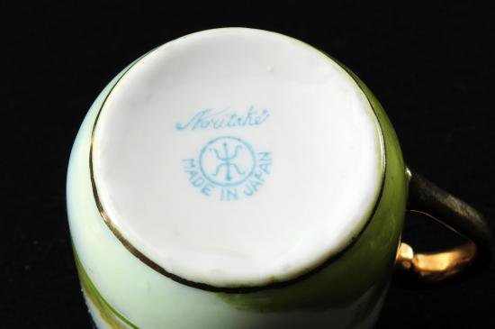 ０１２　オールドノリタケ・金彩エナメル　風景図カップ＆ソーサー