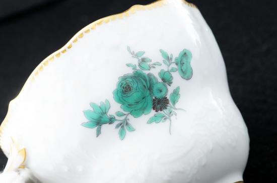 １１５　マイセン meissen レリーフのワトーの花　カップ＆ソーサー　１級品