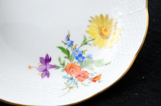 １２０　マイセン meissen 4つ花　レリーフ　カップ&ソーサー・１