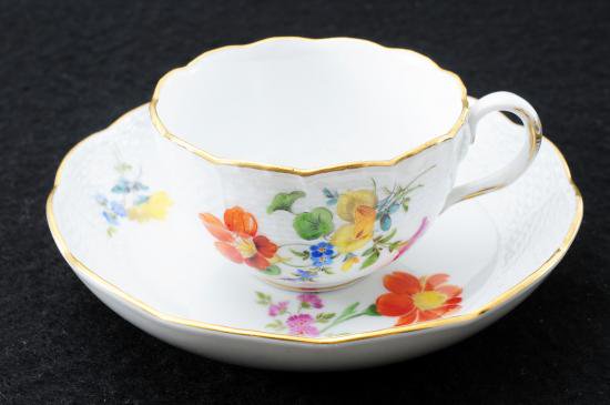 １２１　マイセン meissen 4つ花　レリーフ　カップ&ソーサー・２