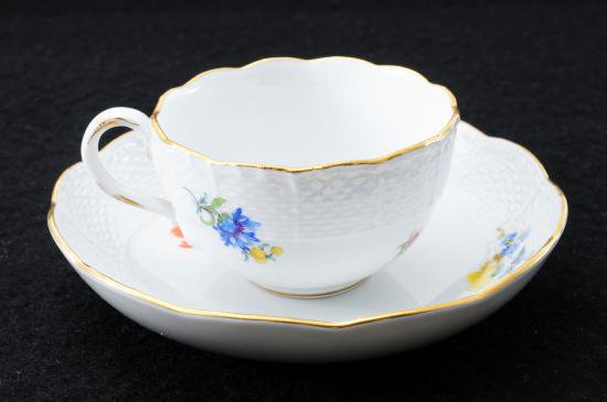 １２１　マイセン meissen 4つ花　レリーフ　カップ&ソーサー・２