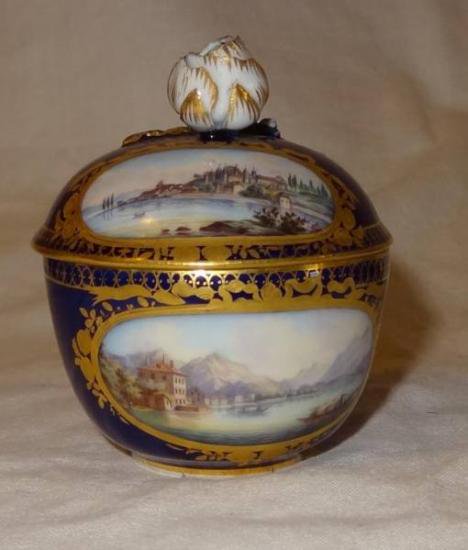 １２４　マイセン meissen 名勝風景画 蓋つきカップ&ソーサー１級品