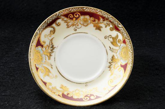 ０１８　オールドノリタケ　金彩花柄カップ＆ソーサー　レッド