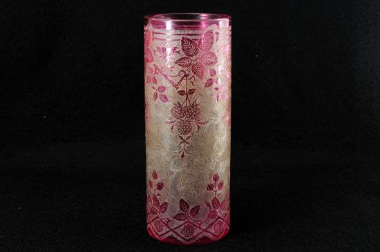 ３４０　オールドバカラ Baccarat ベリー柄ピンク 花瓶 エグランチエ