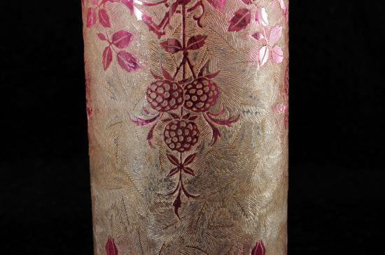 ３４０　オールドバカラ Baccarat ベリー柄ピンク 花瓶 エグランチエ