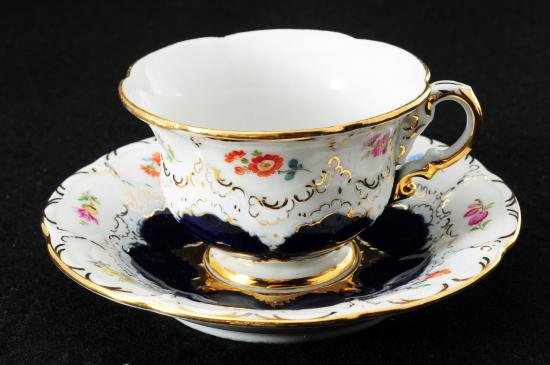 １２８　Bフォーム コバルト 金彩 宮廷の小花 カップ＆ソーサー