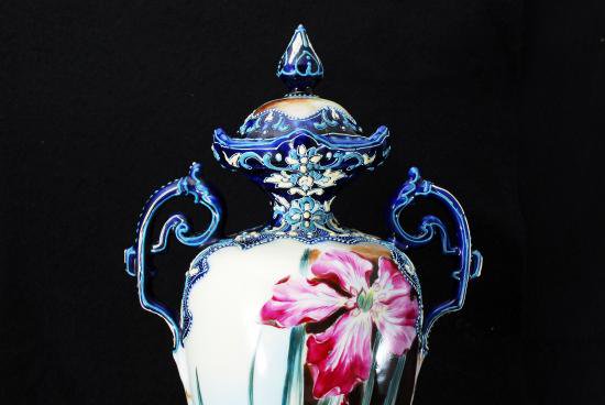０３４　オールドノリタケ Noritake 一陳盛上げ菖蒲紋 あやめの飾り壷