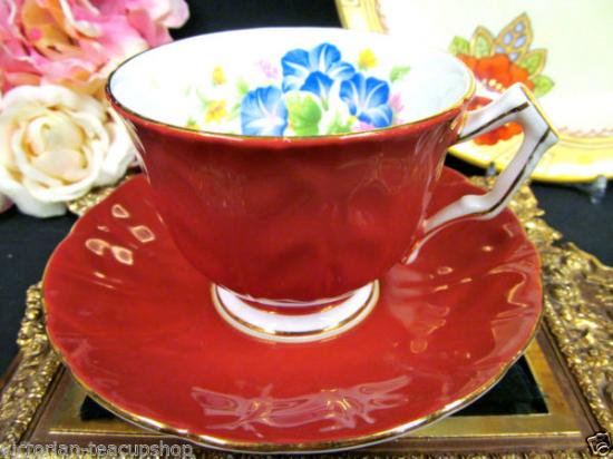 １４１　エインズレイ　カップ＆ソーサー　クロッカスシェイプ　朝顔模様