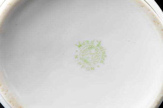 ０３８　オールドノリタケ・金盛上装飾花鳥図紋　コーヒーポット