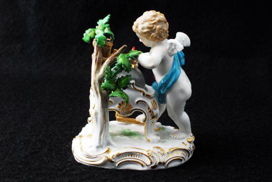 ０９７　マイセン 人形 フィギュア 「矢を研ぐ天使像」meissen