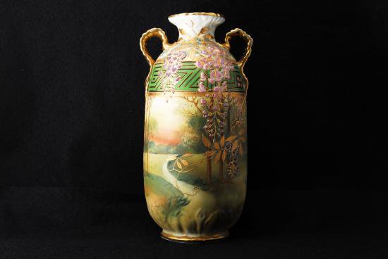 ０４２　里帰り　オールドノリタケ・金盛手彩色藤花図両耳飾壺