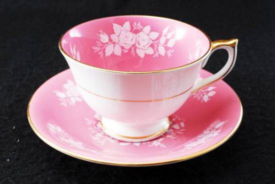 １４３　エインズレイ ピンク＆ホワイト エナメルの薔薇 カップ＆ソーサー