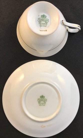 １４３　エインズレイ ピンク＆ホワイト エナメルの薔薇 カップ＆ソーサー