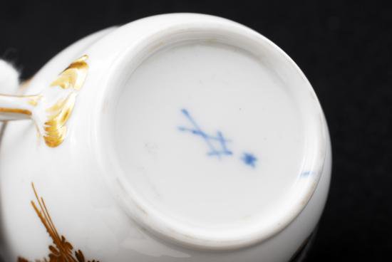 １３５　マイセン　ブラックローズ＆金彩　カップ＆ソーサー