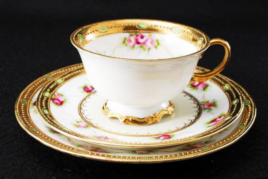 ０４７オールドノリタケ ピンクローズと白&ベージュ&金彩 カップ&ソーサー&プレート