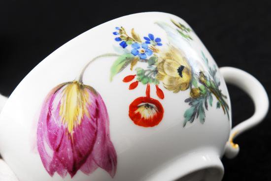 １３６　マルコリーニ期 ３つ花 カップ＆ソーサー