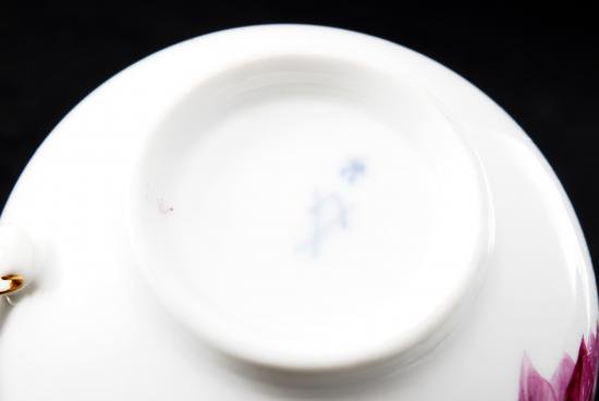 １３６　マルコリーニ期 ３つ花 カップ＆ソーサー