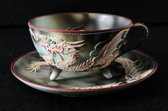 ０５３　オールドノリタケ・盛上泥漿盛上龍図紋飾カップ＆ソーサー