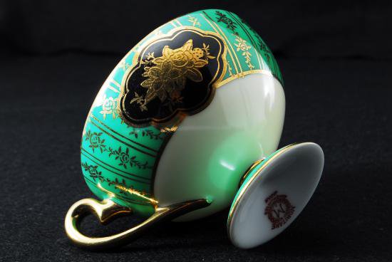 ０５７　オールド ニッポン ノリタケ 金彩グリーン カップ＆ソーサー