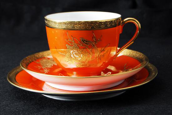 ０６１　オールドノリタケ・金盛橙ラスター彩花鳥図紋 トリオセット