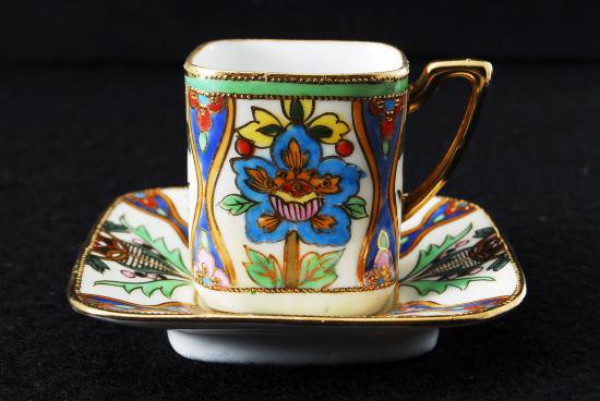 ０６６　オールドノリタケ 金彩ジュエル花文様