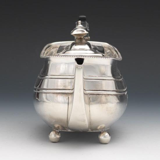 ０２５　シルバーポット ジョージIII世のスターリングシルバー 長方形のティーポット 1806年製