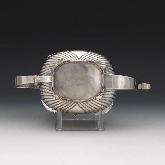 ０２７　シルバーポット ジョージIII世のスターリングシルバーのティーポット 1814年製