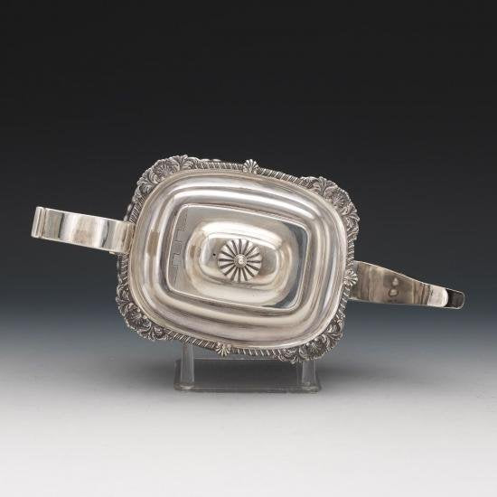 ０２７　シルバーポット ジョージIII世のスターリングシルバーのティーポット 1814年製