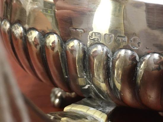 ０２７　シルバーポット ジョージIII世のスターリングシルバーのティーポット 1814年製