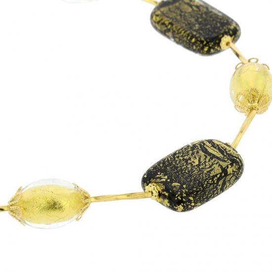 ４９８　イタリア製 ベネチアングラス（ヴェネチア、ムラノガラス）ブラックとゴールドのアクセサリー（ペンダント、ネックレス）