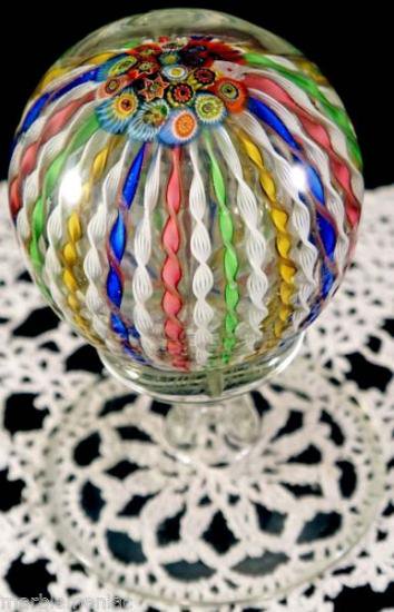 １５７　ムラノガラス　ザンフィリコ　ラッティチーノ　リボン　ゴールドストーン　台座付きペーパーウェイト