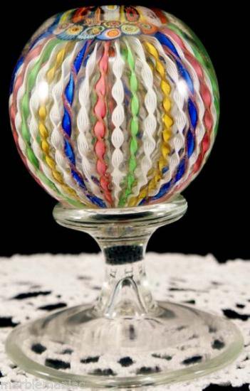 １５７　ムラノガラス　ザンフィリコ　ラッティチーノ　リボン　ゴールドストーン　台座付きペーパーウェイト