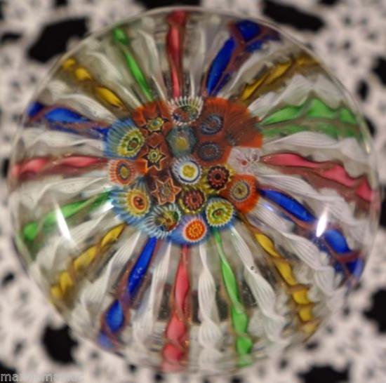 １５７　ムラノガラス　ザンフィリコ　ラッティチーノ　リボン　ゴールドストーン　台座付きペーパーウェイト