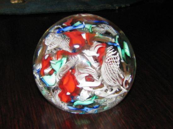 １７６　イタリア製ムラノガラスのペーパーウェイト　ラッティチーノ、ケーン、銅のアヴェンチュリン