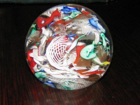 １７６　イタリア製ムラノガラスのペーパーウェイト　ラッティチーノ、ケーン、銅のアヴェンチュリン