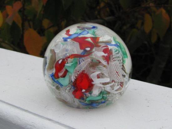 １７６　イタリア製ムラノガラスのペーパーウェイト　ラッティチーノ、ケーン、銅のアヴェンチュリン