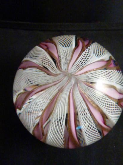 １９９　ムラノガラス　ピンクのラッティチーノ　アベンチュリン　ゴールドダスト　ペーパーウェイト