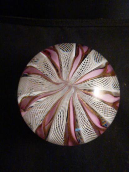 １９９　ムラノガラス　ピンクのラッティチーノ　アベンチュリン　ゴールドダスト　ペーパーウェイト