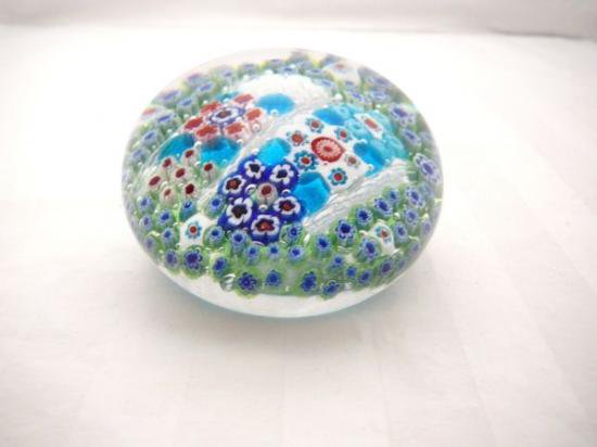 ２３１　イタリア製ムラノガラスのペーパーウェイト　ミレフィオーリ　ラッティチーノ