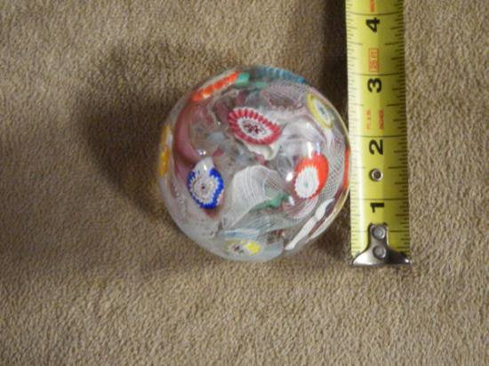 ２３９　ヴィンテージ　ムラノガラスのペーパーウェイト　ラッティチーノ