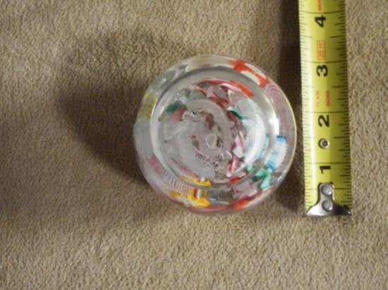 ２３９　ヴィンテージ　ムラノガラスのペーパーウェイト　ラッティチーノ