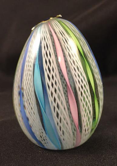 ２５６　ヴィンテージ　ムラノガラス　卵型ペーパーウェイト