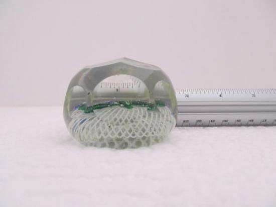 ３６８　アンティーク　青い花とラッティチーノのペーパーウェイト