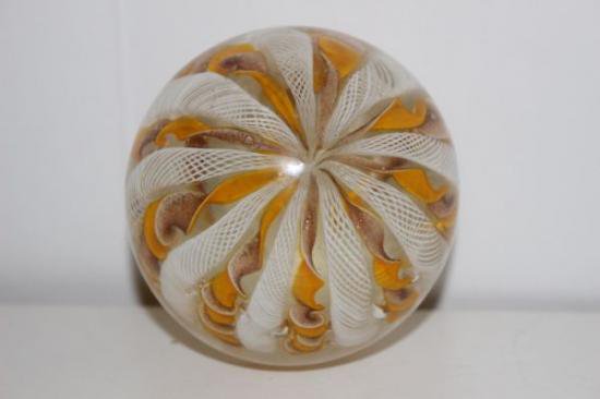 ３７３　ムラノガラス　白とゴールドのペーパーウェイト