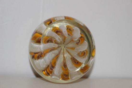 ３７３　ムラノガラス　白とゴールドのペーパーウェイト