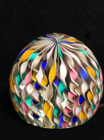 ３８３　ヴィンテージ　イタリア製ムラノガラスのペーパーウェイト